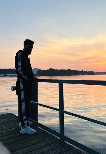 Leon (@leon7465) — my photo № 1